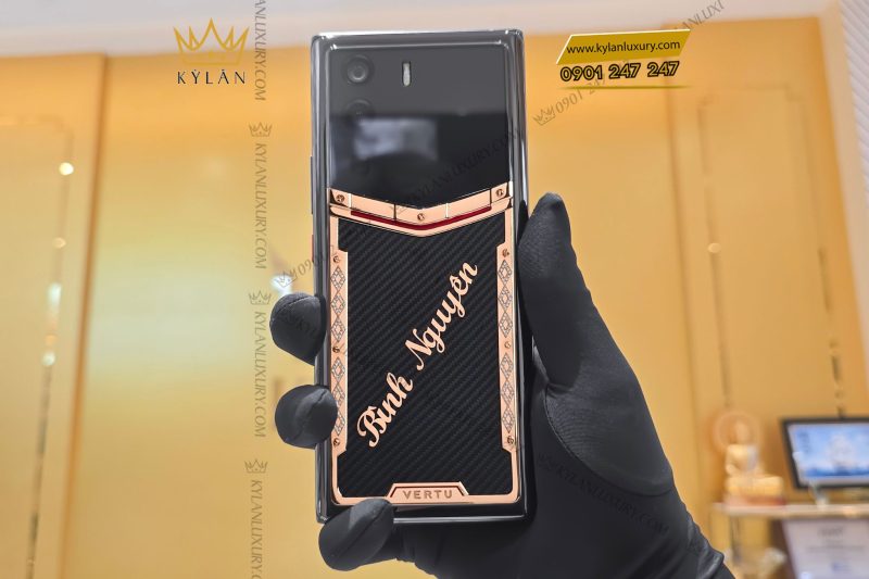 Điện thoại Vertu MetaVertu Carbon điểm vàng, khắc chữ