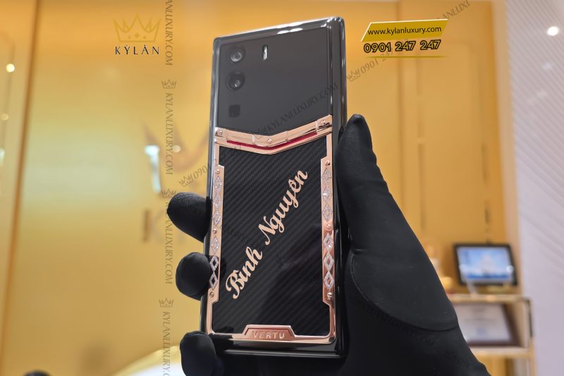 Điện thoại Vertu MetaVertu Carbon điểm vàng, khắc chữ