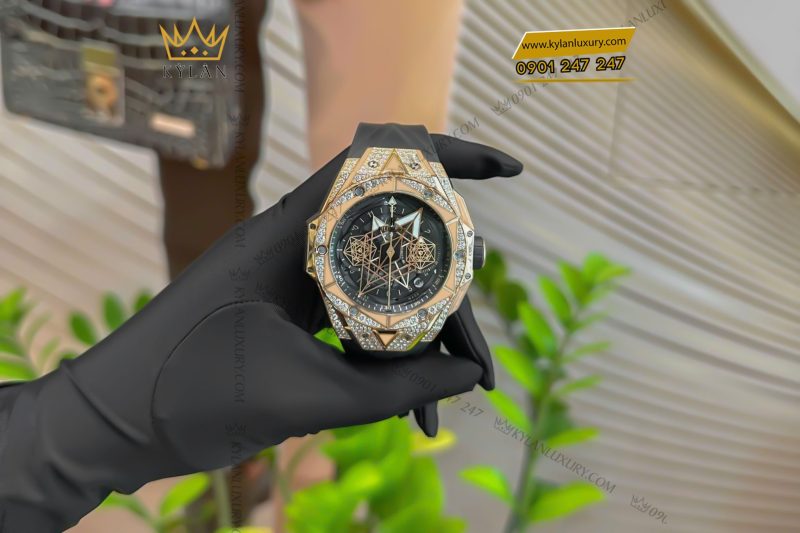 Đồng hồ Hublot Big Bang Sang Bleu II King Gold Pave 45mm