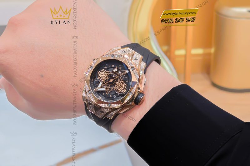 Đồng hồ Hublot Big Bang Sang Bleu II King Gold Pave 45mm