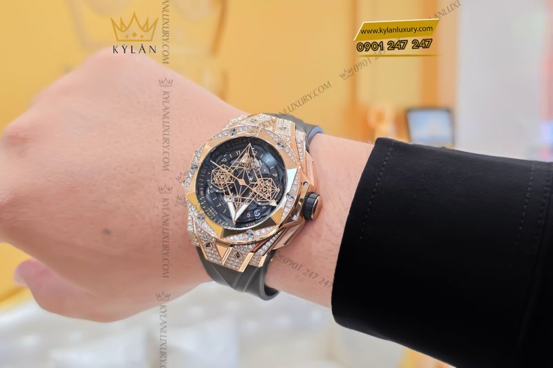 Đồng hồ Hublot Big Bang Sang Bleu II King Gold Pave 45mm