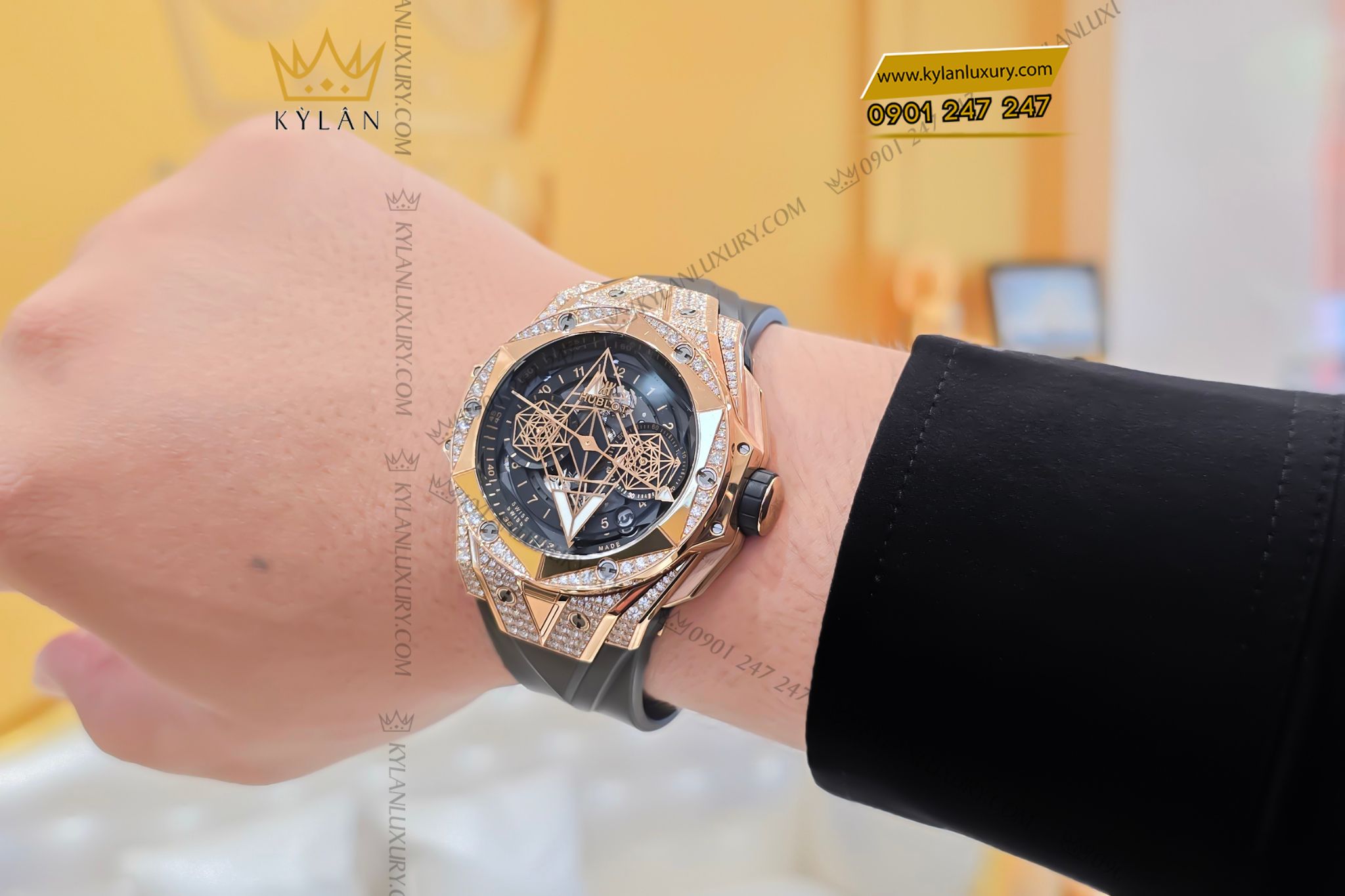 Kỳ Lân Luxury Dong ho Hublot Big Bang Sang Bleu II King Gold Pave 45mm 13 Đồng hồ Hublot Big Bang Sang Bleu II King Gold Pave 45mm