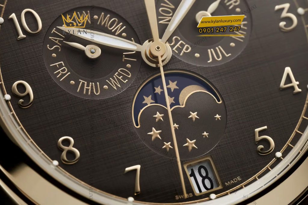 Kỳ Lân Luxury Dong ho Patek Philippe Complications 4946R 001 mat nau 3 1 Đồng hồ Patek Philippe Complications 4946R-001 mặt nâu
