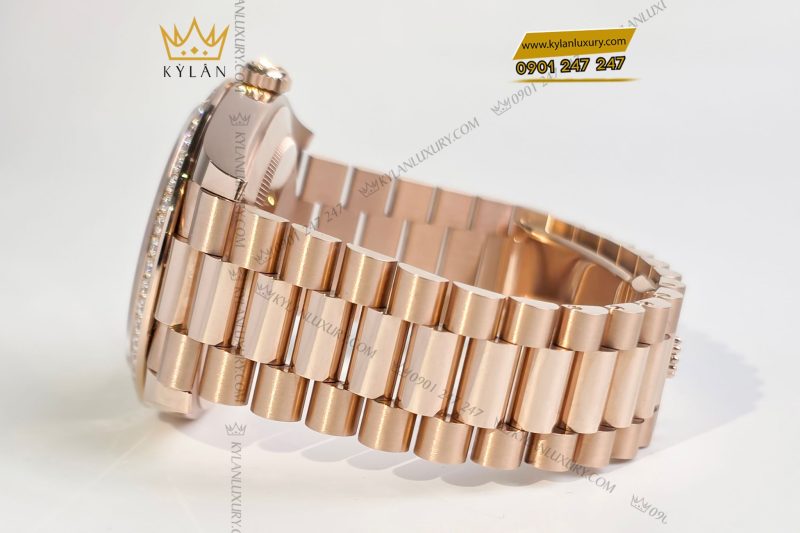 Đồng hồ Rolex Day-Date 40 228345RBR-0006 mặt số Chocolate cọc số kim cương