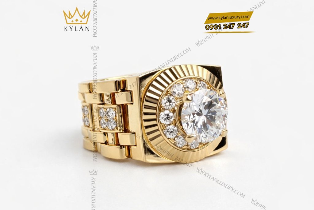 Kỳ Lân Luxury Nhan Rolex vang vang nguyen khoi Au750 dinh vien chu 9ly4 2 1 Nhẫn Rolex vàng vàng nguyên khối Au750 đính viên chủ 9ly4