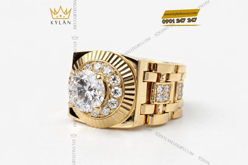 Kỳ Lân Luxury Nhan Rolex vang vang nguyen khoi Au750 dinh vien chu 9ly4 3 1 Nhẫn Rolex vàng vàng nguyên khối Au750 đính viên chủ 9ly4