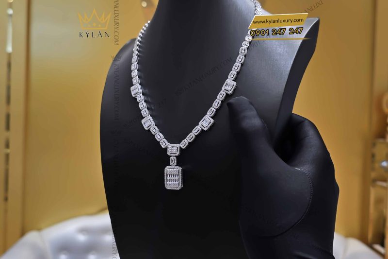 Dây chuyền nữ vàng trắng nguyên khối Au750 đính kim cương