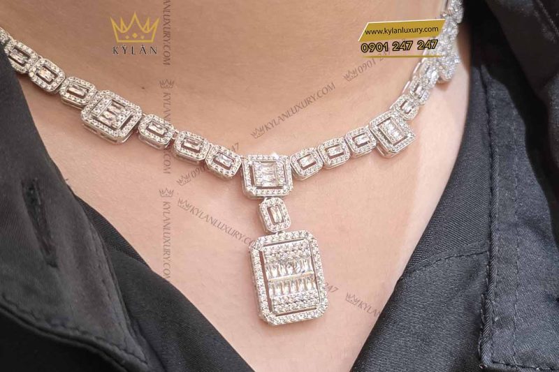 Dây chuyền nữ vàng trắng nguyên khối Au750 đính kim cương