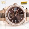 Đồng hồ Rolex Day Date 40 mặt số Chocolate vành kim cương 228345RBR-0006