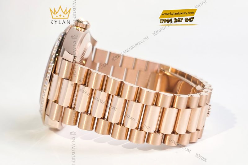 Đồng hồ Rolex Day Date 40 mặt số Chocolate vành kim cương 228345RBR-0006