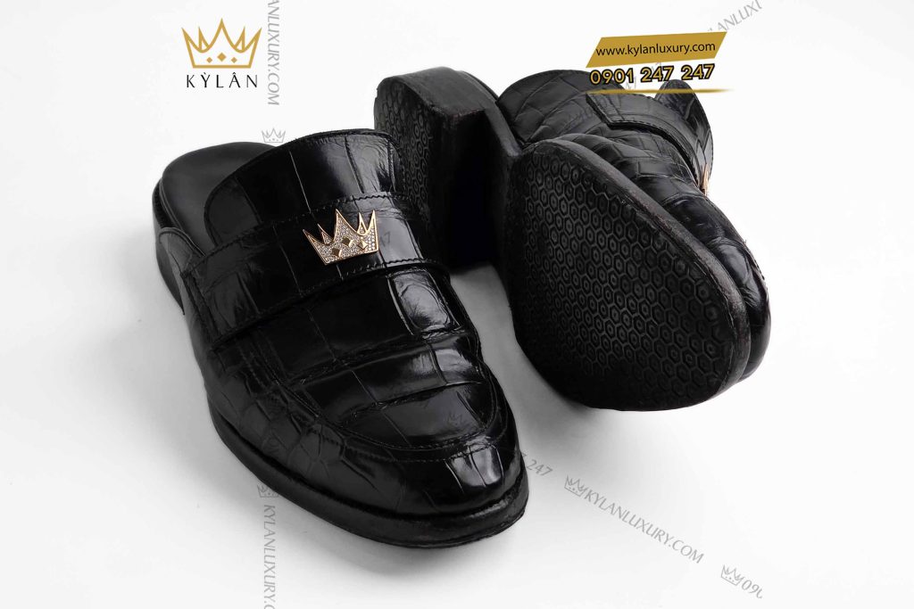 Kỳ Lân Luxury giay da ca alligator dinh logo vuong mien full kim cuong 5 Giày da cá Alligator đính logo vương miện full kim cương