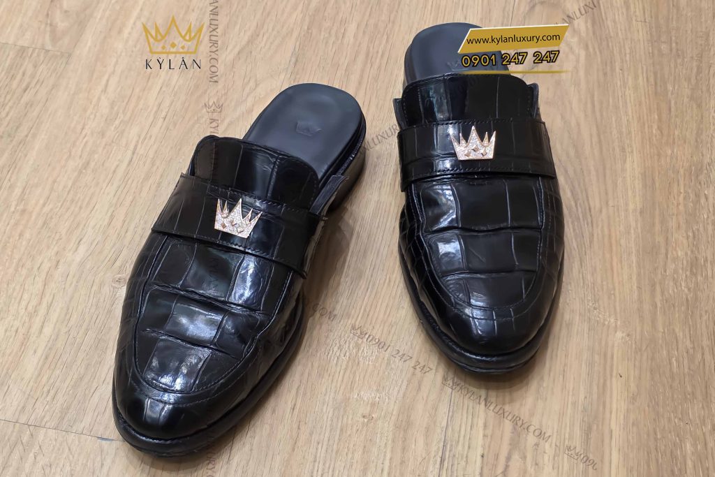 Kỳ Lân Luxury giay da ca alligator dinh logo vuong mien full kim cuong 7 Giày da cá Alligator đính logo vương miện full kim cương