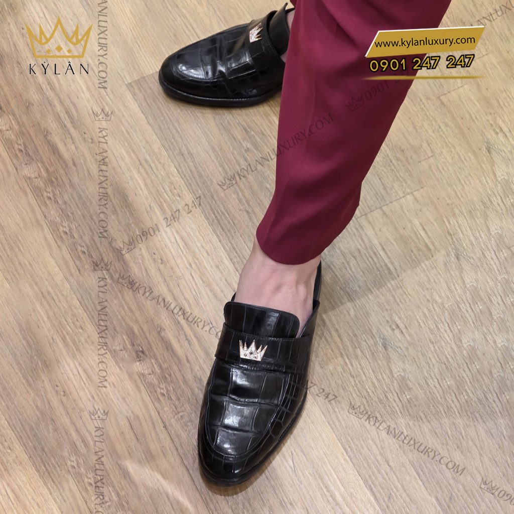 Kỳ Lân Luxury giay da ca alligator dinh logo vuong mien full kim cuong 8 Giày da cá Alligator đính logo vương miện full kim cương