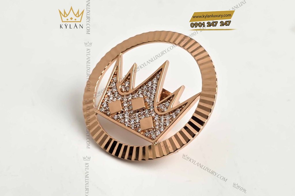Kỳ Lân Luxury khuy cai ao vuong mien kylan vang au750 kim cuong 2 3 Khuy cài áo logo vương miện KyLan vàng hồng Au750 đính kim cương