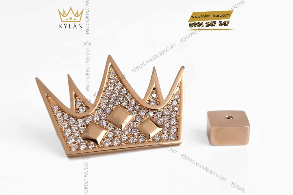 Kỳ Lân Luxury khuy cai ao vuong mien kylan vang nguyen khoi au750 dinh kim cuong 2 Khuy cài áo vương miện KyLan vàng nguyên khối Au750 đính kim cương