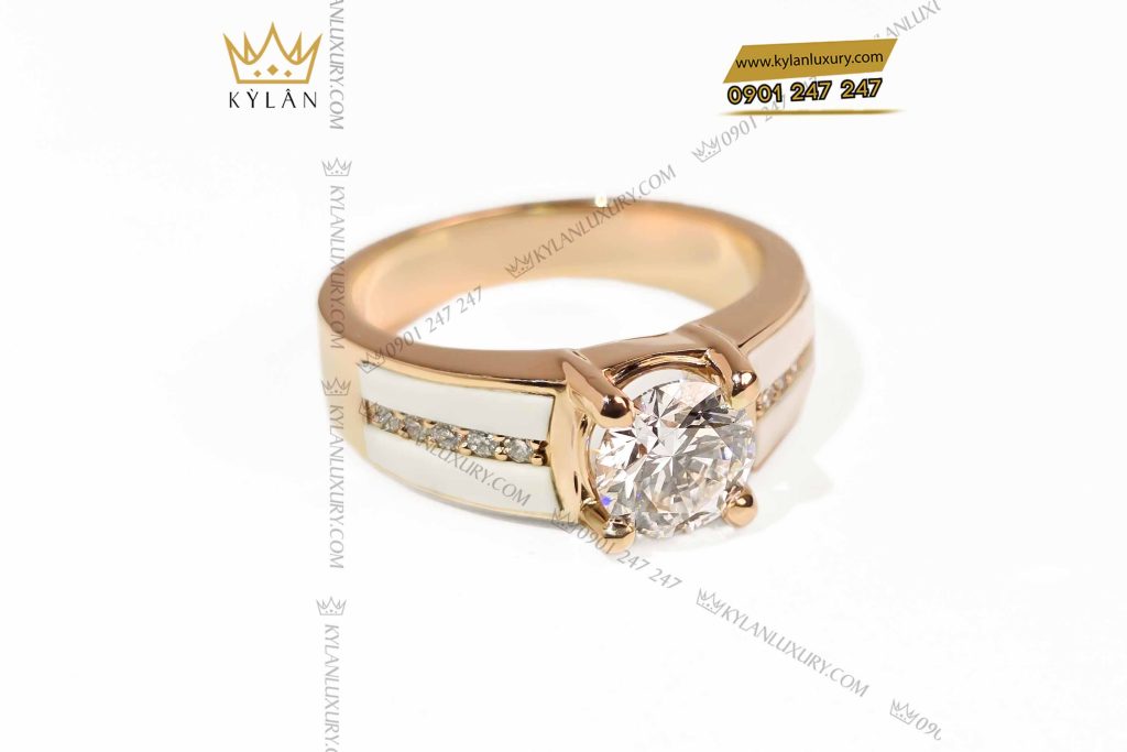 Kỳ Lân Luxury nhan nam vang hong nguyen khoi au750 dinh vien chu 7ly2 14 1 Nhẫn nam vàng hồng nguyên khối Au750 đính viên chủ 7ly2