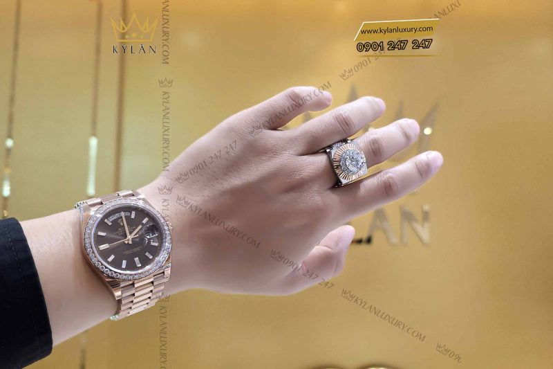 Nhẫn Rolex demi vàng hồng nguyên khối Au750 đính viên chủ 10ly4