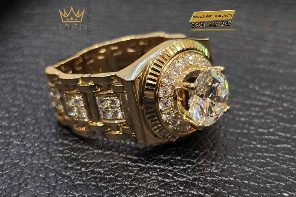 Kỳ Lân Luxury nhan rolex vang vang nguyen khoi au750 dinh vien chu 9ly4 3 Nhẫn Rolex vàng vàng nguyên khối Au750 đính viên chủ 9ly4
