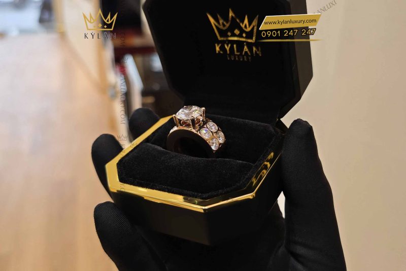 Nhẫn vàng hồng nguyên khối Au750 đính viên chủ 12ly
