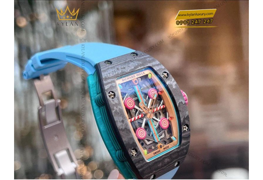Đồng hồ Richard Mille RM 07-03 Myrtille có lớp vỏ ceramic, mặt số đính kim cương, và bộ máy CRMA2 tự động