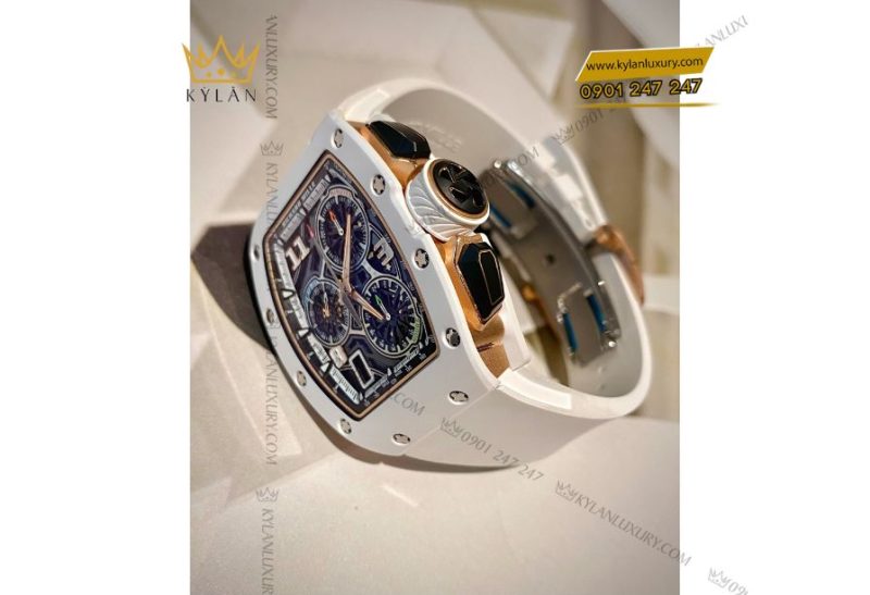 Richard Mille RM 72-01 White Ceramic Chronograph với bộ máy CRMC-1, vỏ gốm trắng ATZ siêu bền, tính năng flyback chronograph và thiết kế tinh tế.