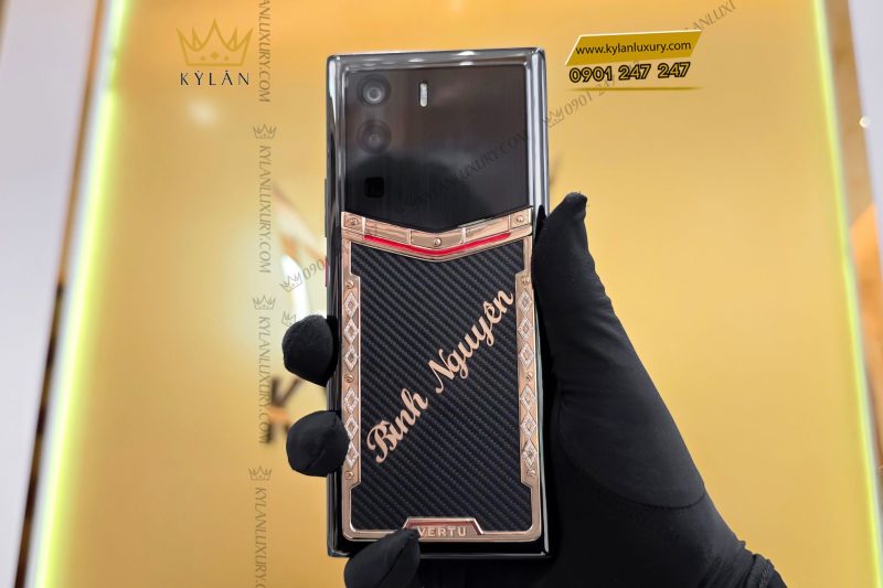 Điện thoại Vertu MetaVertu Carbon điểm vàng, khắc chữ, vỏ Carbon đen nhám