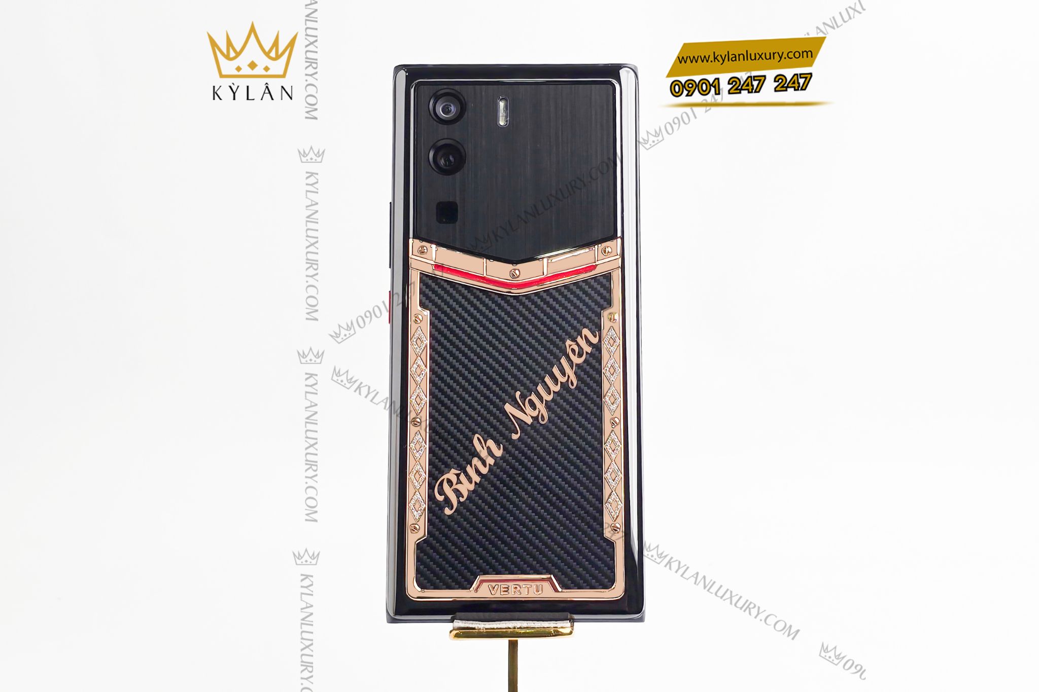 Kỳ Lân Luxury Dien thoai Vertu MetaVertu Carbon diem vang khac chu vo Carbon den nham 2 Điện thoại Vertu MetaVertu Carbon điểm vàng, khắc chữ, vỏ Carbon đen nhám