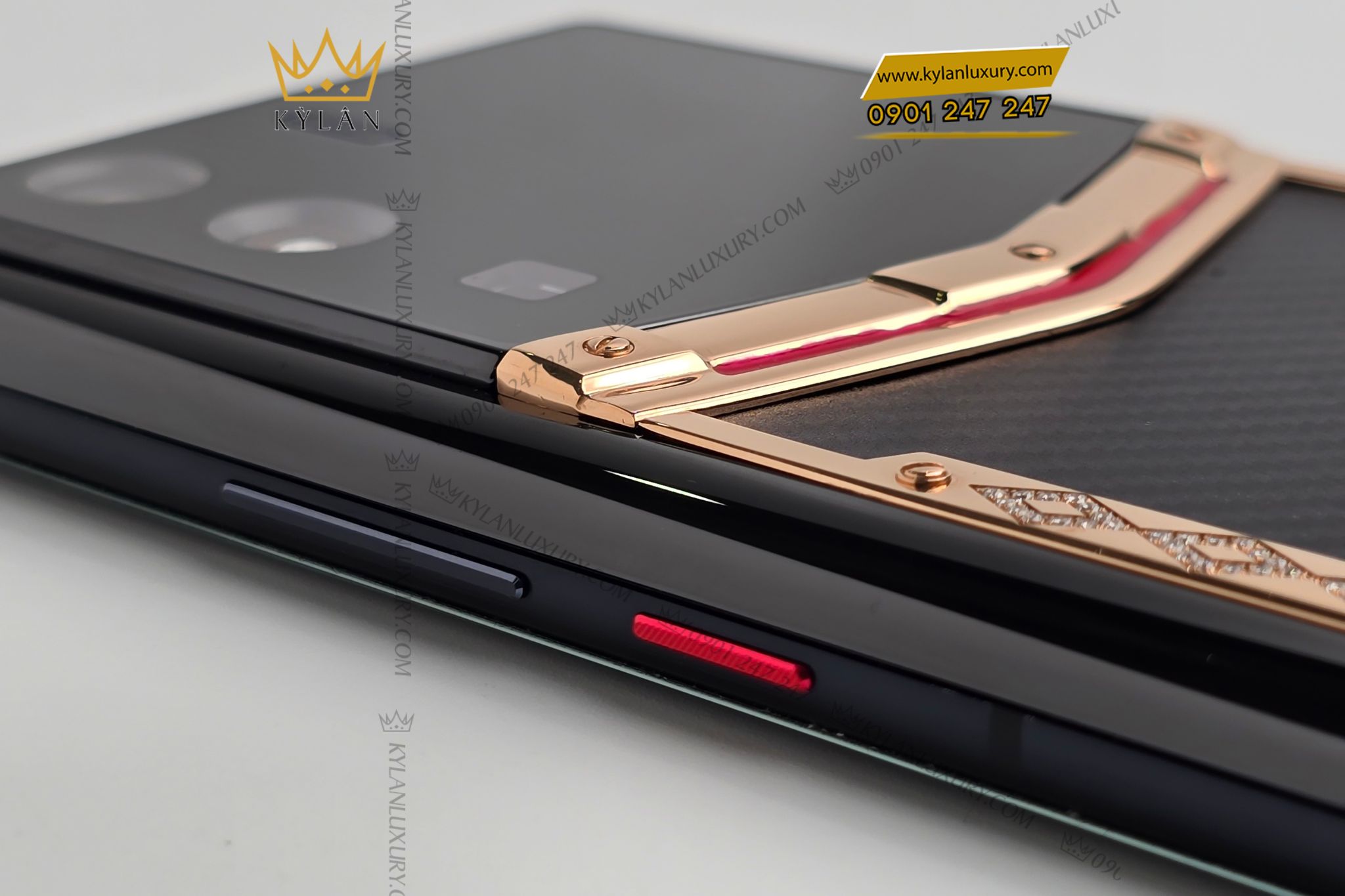 Kỳ Lân Luxury Dien thoai Vertu MetaVertu Carbon diem vang khac chu vo Carbon den nham 3 Điện thoại Vertu MetaVertu Carbon điểm vàng, khắc chữ, vỏ Carbon đen nhám