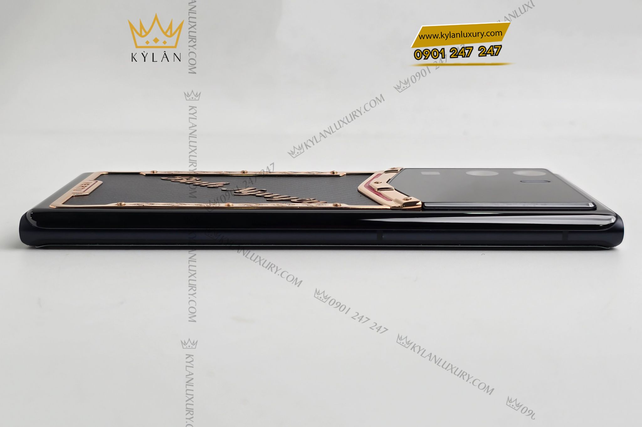 Kỳ Lân Luxury Dien thoai Vertu MetaVertu Carbon diem vang khac chu vo Carbon den nham 5 Điện thoại Vertu MetaVertu Carbon điểm vàng, khắc chữ, vỏ Carbon đen nhám