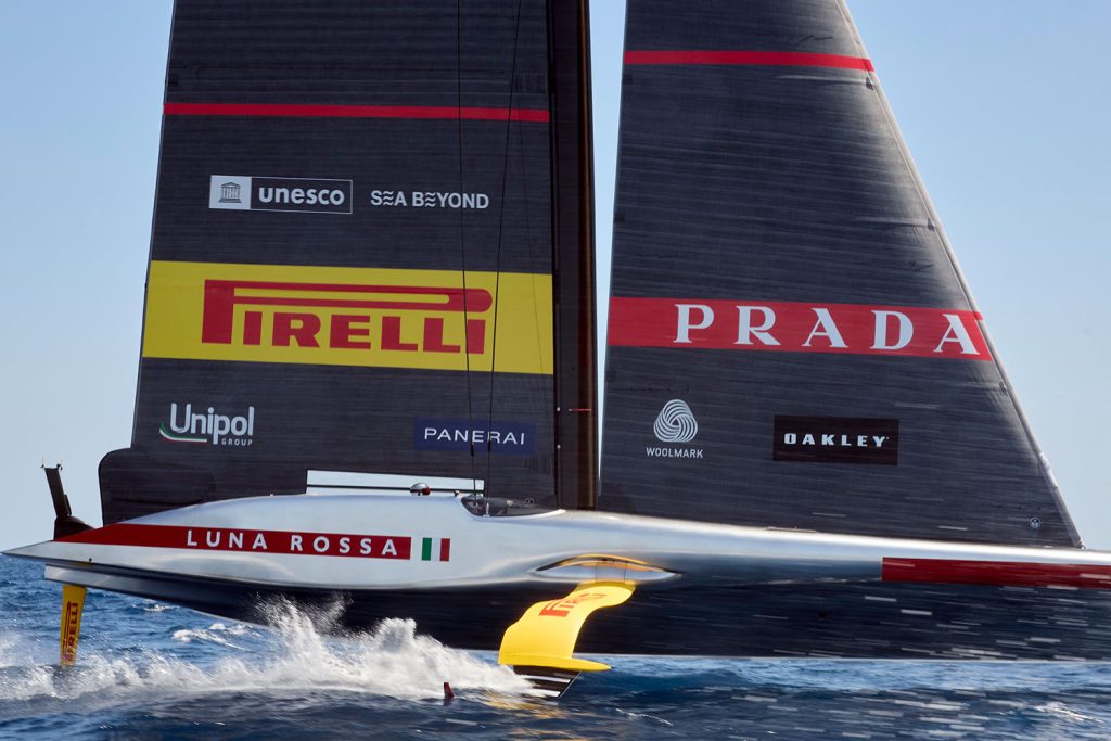 Đồng hồ Panerai Luna Rossa lấy cảm hứng từ America's Cup