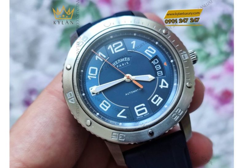 Đồng hồ Hermès Clipper 41mm titan, mặt số xanh, máy automatic, dây cao su, thiết kế thể thao, chống nước 100m, phong cách nam tính.