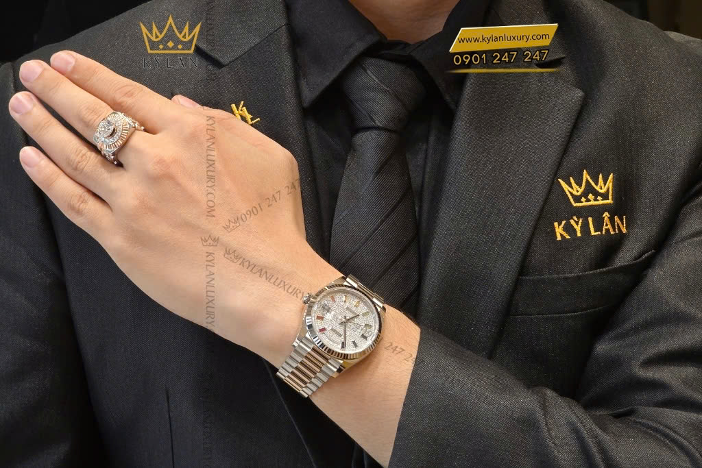 Kỳ Lân Luxury Nhan Rolex demi vang hong nguyen khoi Au750 dinh vien chu 9ly 5 Nhẫn Rolex demi vàng nguyên khối Au750 đính viên chủ 11ly