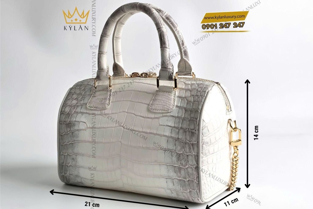 Kỳ Lân Luxury Tui xach nu full da ca Alligator dinh logo chu Bella vang nguyen khoi Au750  Túi xách nữ full da cá Alligator đính logo chữ Bella vàng nguyên khối Au750