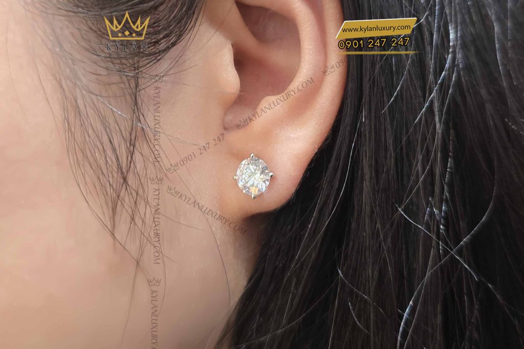 Kỳ Lân Luxury bong tai vang trang au750 dinh vien chu 7ly2 5 Bông tai vàng trắng nguyên khối Au750 đính viên chủ 7ly2