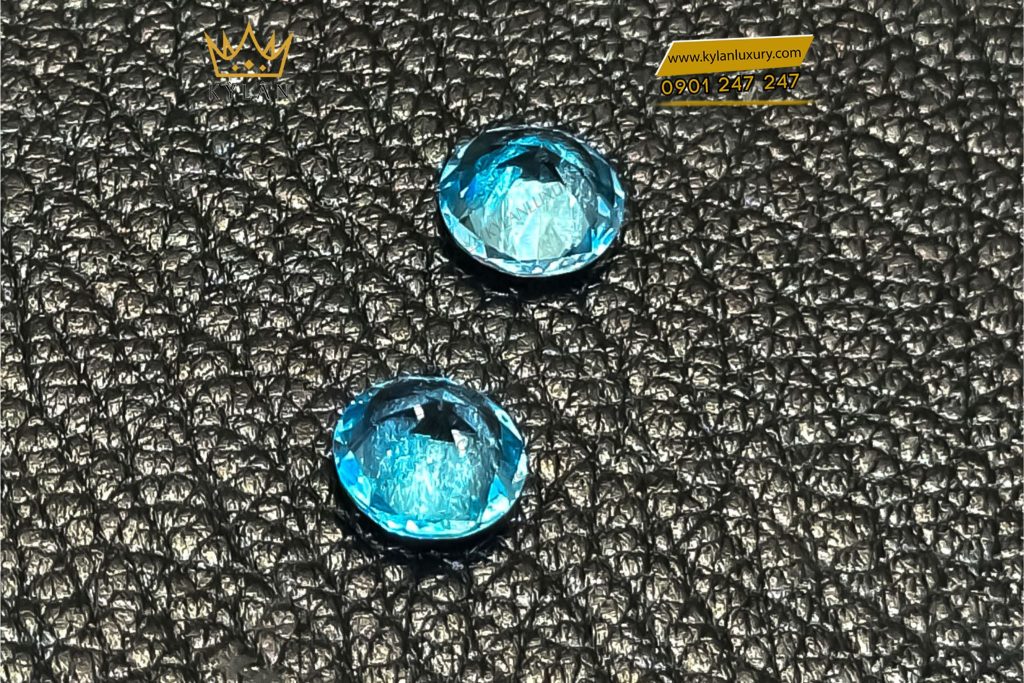 Kỳ Lân Luxury cap da quy topaz xanh bien 2 Cặp đá quý Topaz Xanh Biển