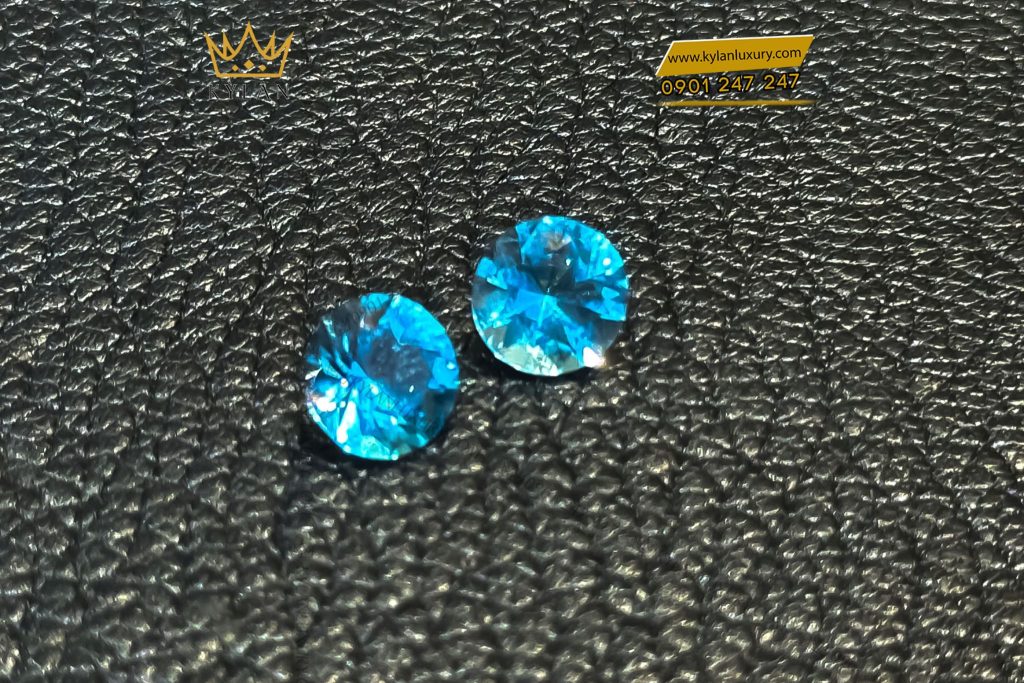 Kỳ Lân Luxury cap da quy topaz xanh bien 3 Cặp đá quý Topaz Xanh Biển