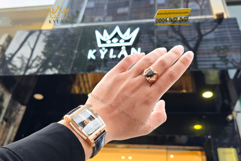 Đồng hồ Corum Golden Bridge vàng hồng mặt số đen lộ cơ