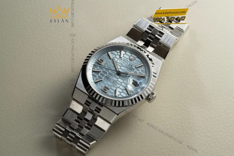 Đồng hồ Rolex Land-Dweller 40 M127336-0001 Bạch kim mặt xanh băng giá họa tiết tổ ong