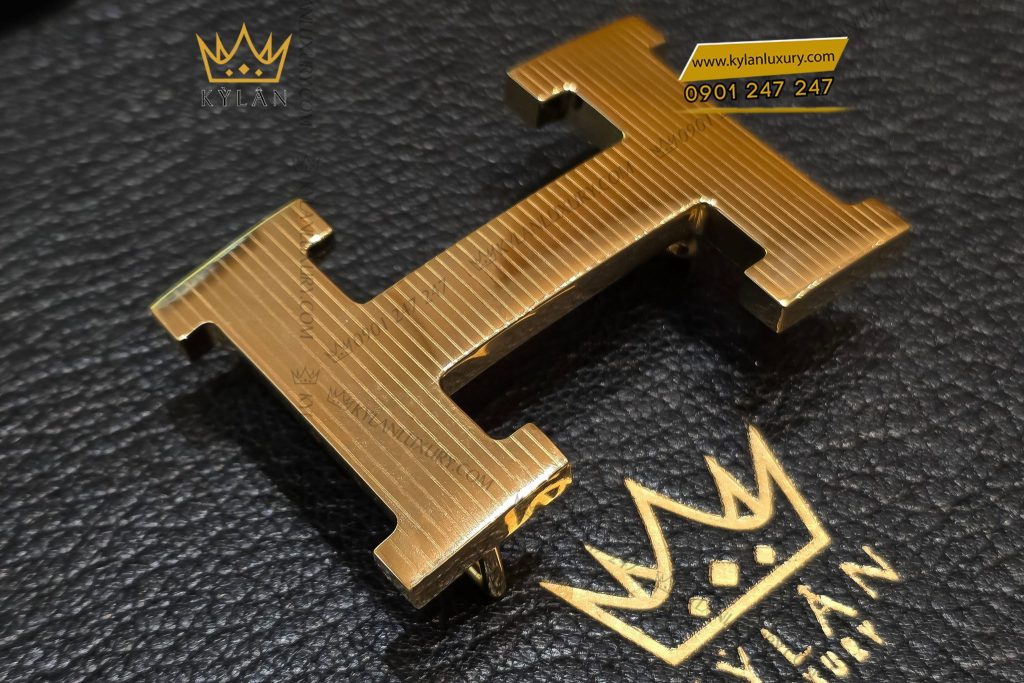 Kỳ Lân Luxury mat that lung vang chu h vang khoi au7508 Mặt thắt lưng vàng chữ H vàng nguyên khối Au750