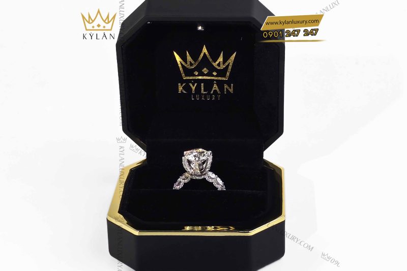 Nhẫn nữ vàng trắng nguyên khối Au750 đính viên chủ 11ly