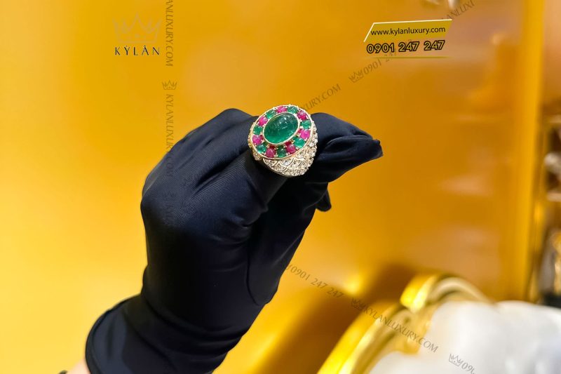Nhẫn vàng nguyên khối Au750 đính Đá Xanh Lục Oval
