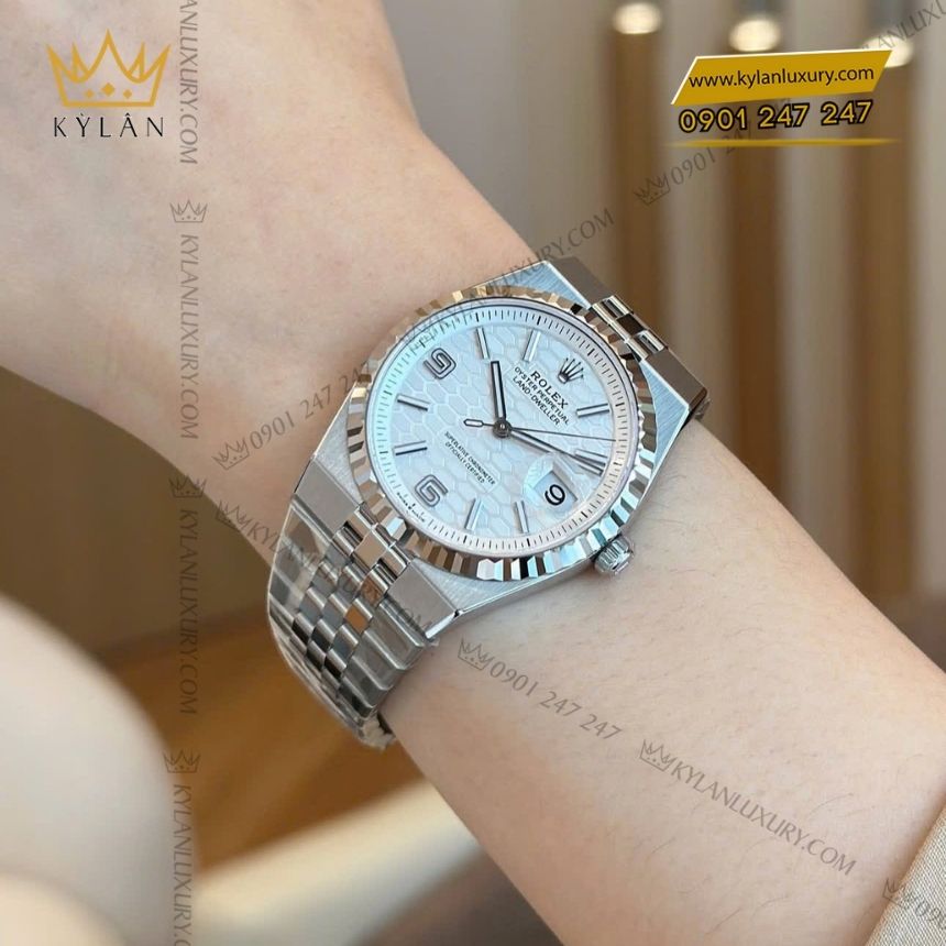 Kỳ Lân Luxury rolex land dweller 36 m127234 mat trang hoa tiet to ong 7 Đồng hồ Rolex Land-Dweller 36 127234-0001 trắng họa tiết tổ ong