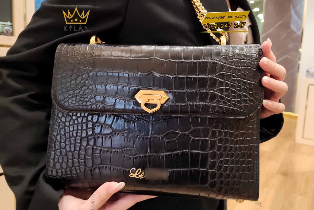 Kỳ Lân Luxury tui xach nu da ca alligator dinh logo vang au750 6 Túi xách nữ da cá Alligator đính logo vàng Au750