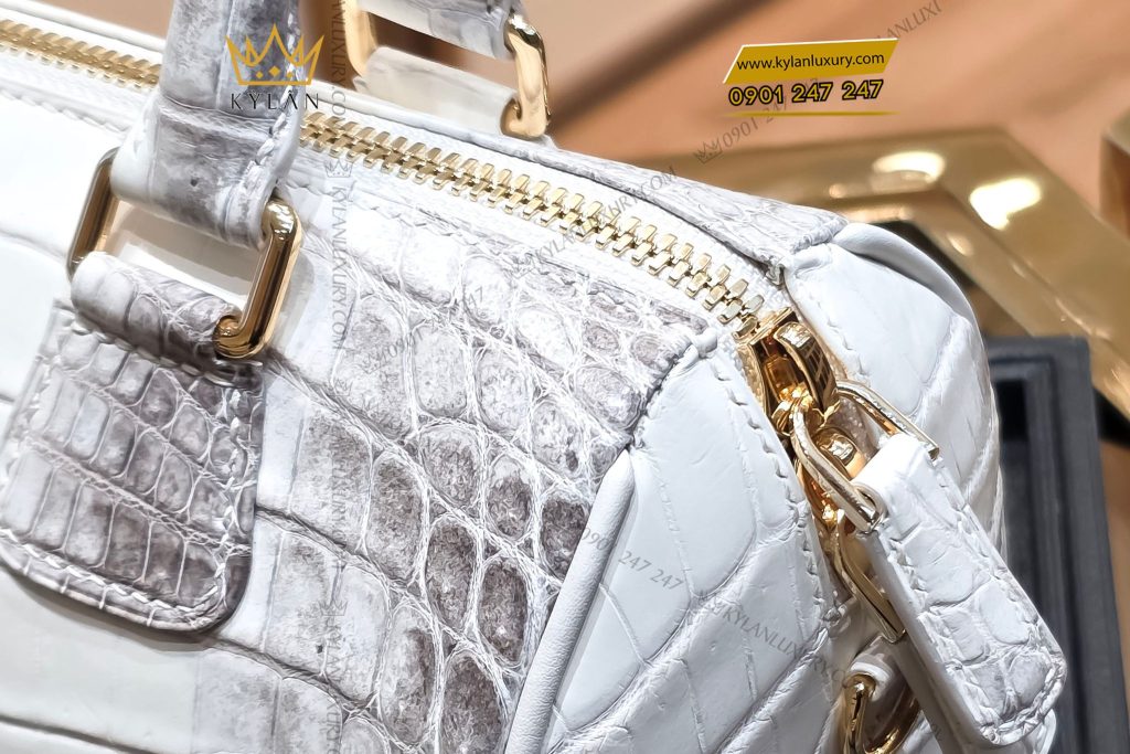 Kỳ Lân Luxury tui xach nu full da ca alligator dinh logo chu bella vang nguyen khoi au750 12  Túi xách nữ full da cá Alligator đính logo chữ Bella vàng nguyên khối Au750