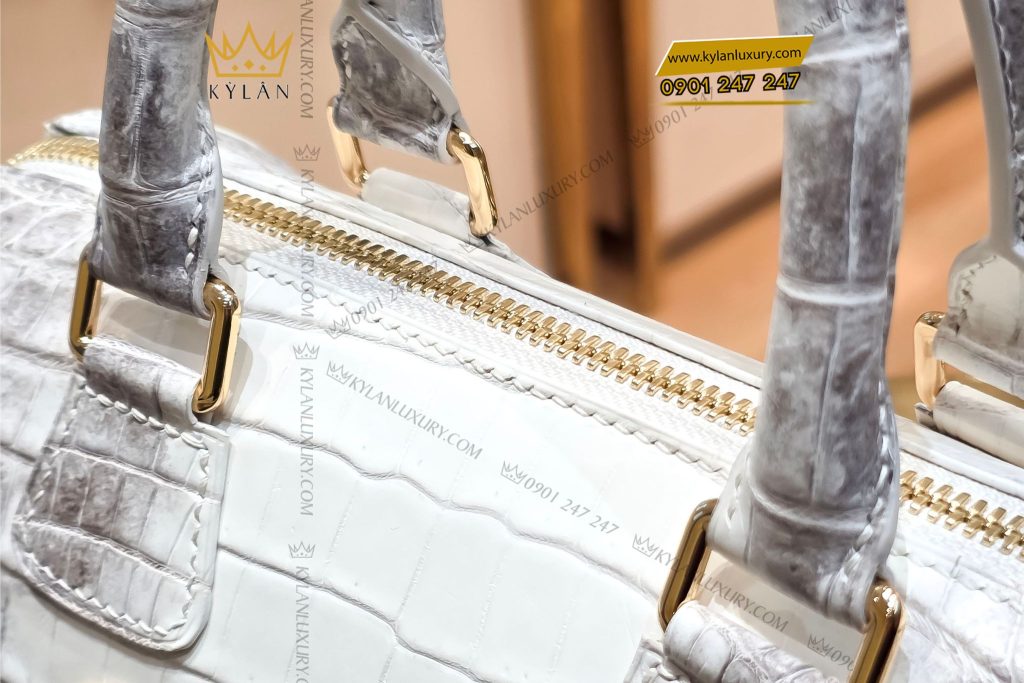 Kỳ Lân Luxury tui xach nu full da ca alligator dinh logo chu bella vang nguyen khoi au750 13  Túi xách nữ full da cá Alligator đính logo chữ Bella vàng nguyên khối Au750