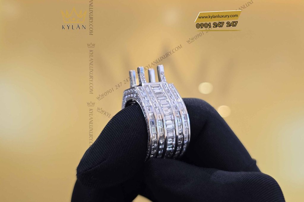 Kỳ Lân Luxury vo nhan nam vang trang au750 kim cuong baguette 2 Vỏ nhẫn nam vàng trắng nguyên khối Au750 đính kim cương baguette