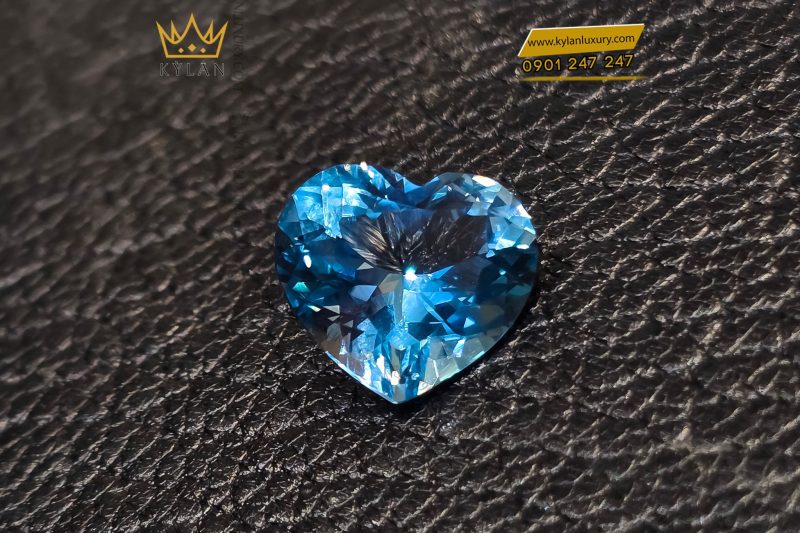 Đá Topaz xanh biển hình trái tim