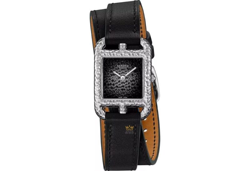 Hermes Cape Cod W052152WW00 – Vẻ đẹp mạnh mẽ trong thiết kế tinh tế