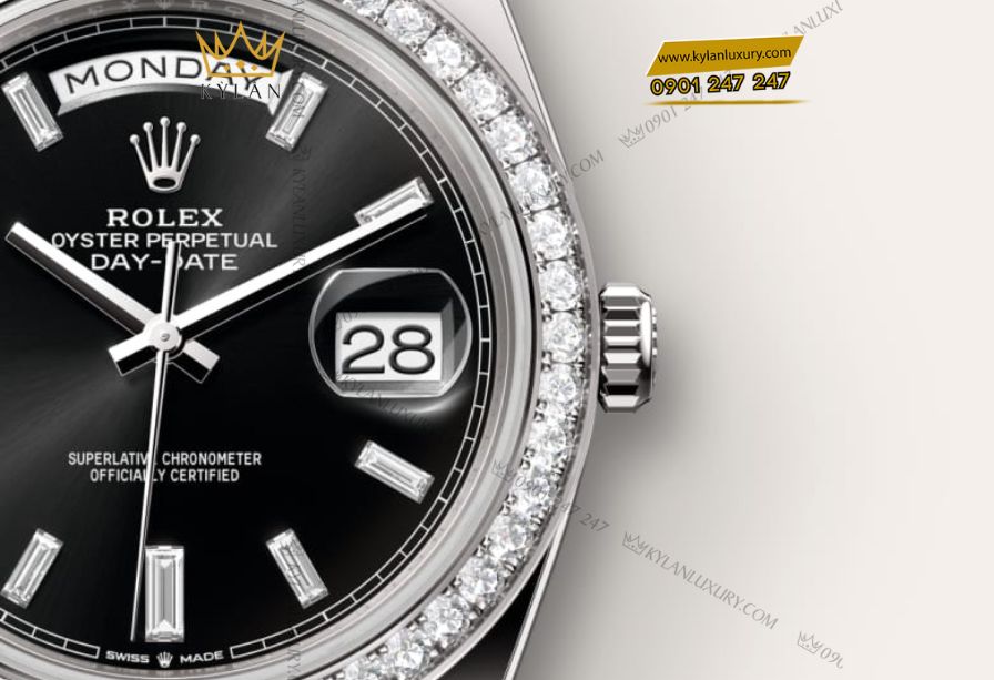 Kỳ Lân Luxury 1 32 Rolex Day-Date 40mm 228349RBR mặt số đen nạm kim cương