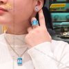 Bông tai vàng trắng nguyên khối Au750 đính viên chủ đá quý Topaz